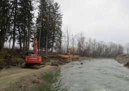 Bild Herstellung  der neuen Ufersicherung