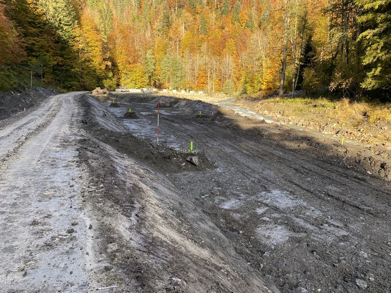 Ausgesteckte Baufläche für den Wildholzrechen Ausgesteckte Baufläche für den Wildholzrechen