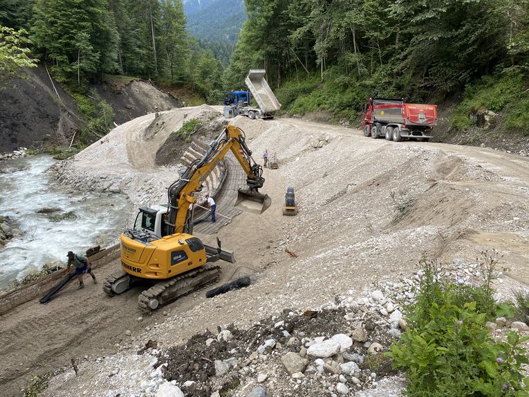 Ausbau der Baustraße zur Baustelle Ausbau der Baustraße zur Baustelle