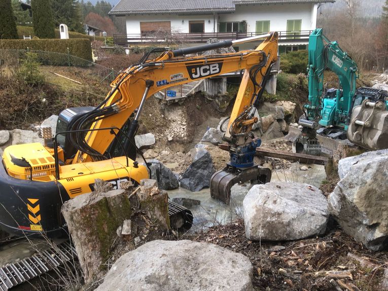 Steinsatzsarbeiten im Hammersbach