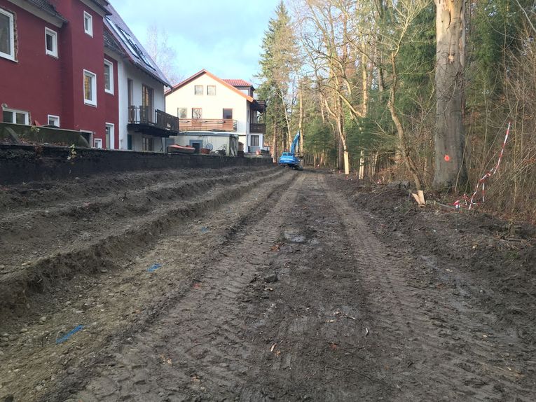 Bild Bodenabtrag und Profilierung Deich West