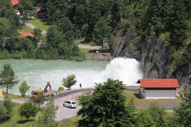 Bild Abgabetest neuer Stahlwasserbau bei 85 m³/s im Juli 2020