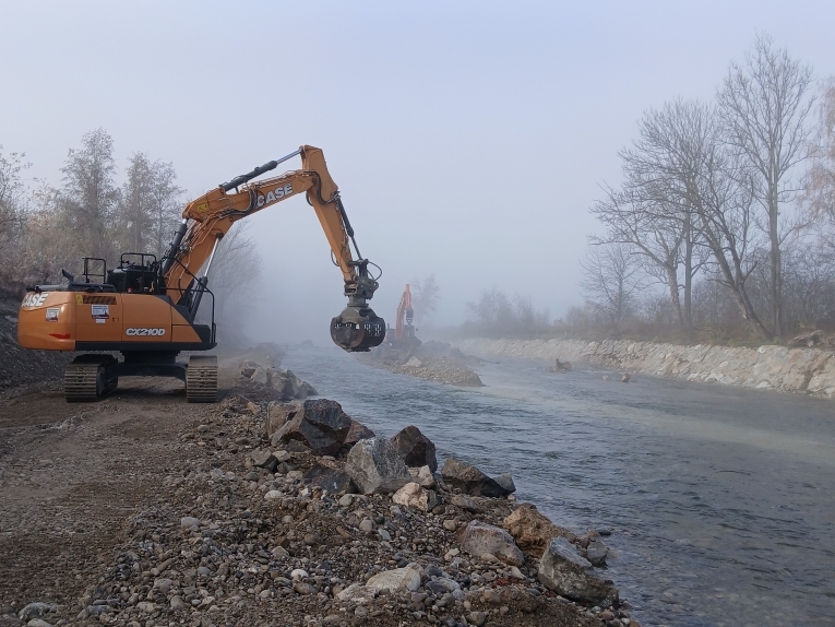 Bild von der Fortsetzung der Arbeiten zur Herstellung der mittleren Sohlengleite in der Ammer