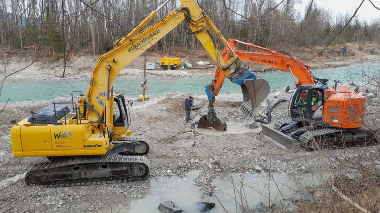 Schweres Gerät auf der Baustelle