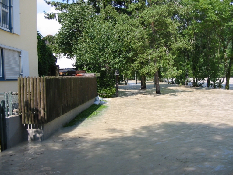 Bad Tölz - Überschwemmte Isarpromenade