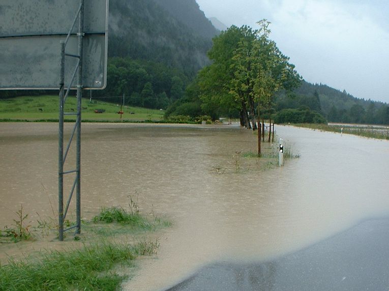 Ettal - Überschwemmung an der Ettaler Mühle durch die Ammer