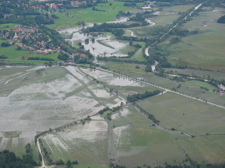 Murnauer Moos - Blick über das überschwemmte Murnauer Moos mit der Ramsach