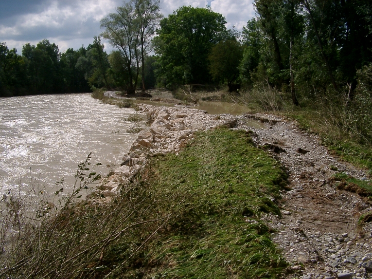 Polling - Roßlaichbrücke, Schäden am Unterhaltungsweg nach dem Hochwasser