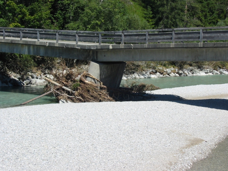 Isar - Brücke bei Vorderriss nach dem Hochwasser